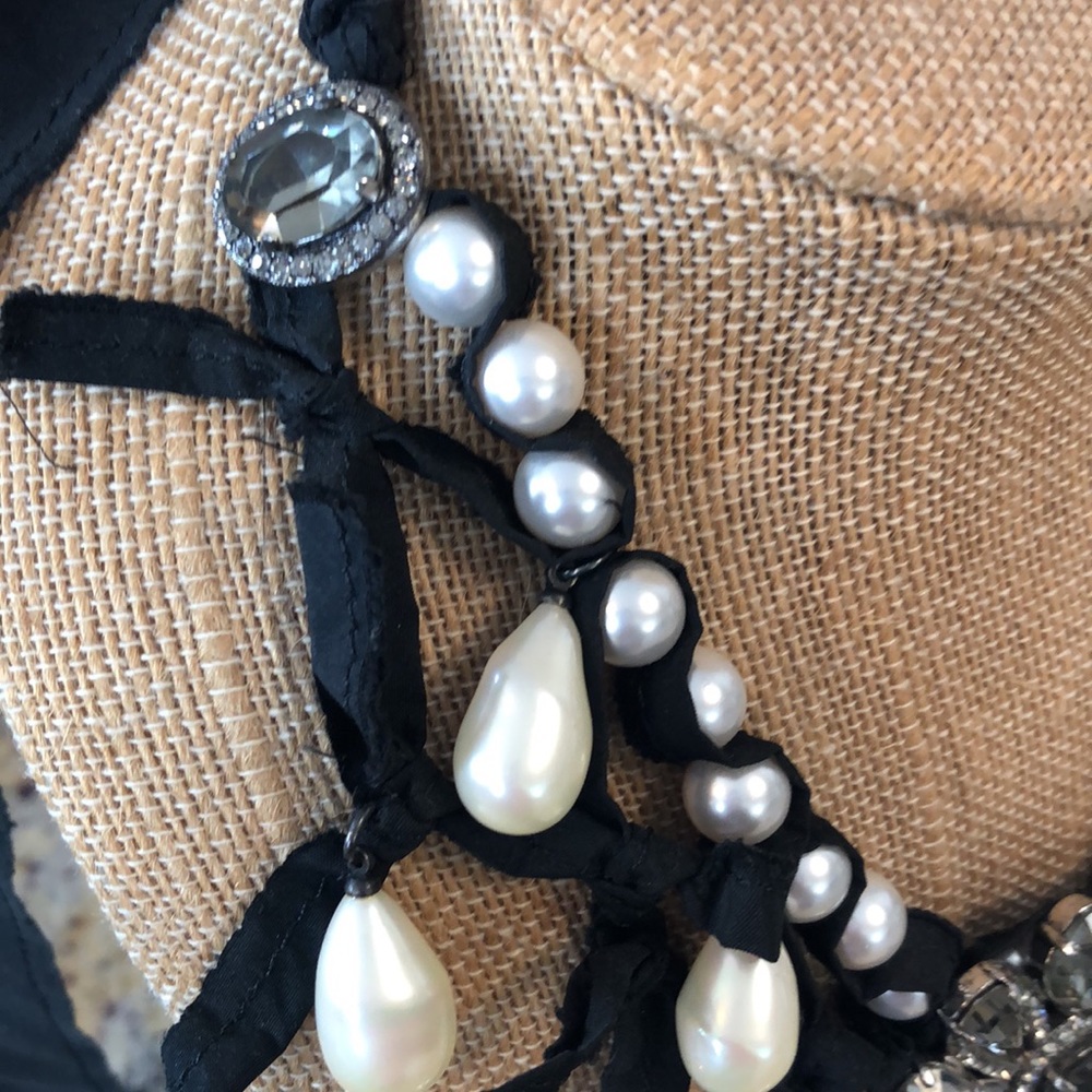 Lanvin Paris large Pearl Crystal ribbon necklace - Picture 4 of 16